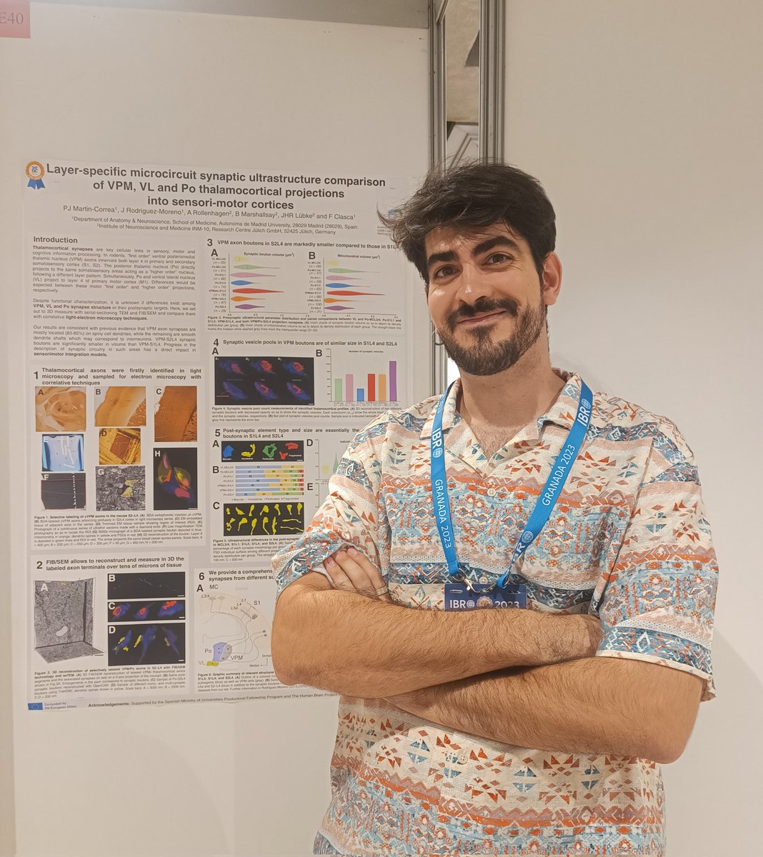 It was about time! I will be presenting my results on a poster at the Structural and Functional Connectomics section (E40) at #IBRO @IBROorg Happy to see all my colleagues around  #volumeEM #MicroscopyMonday