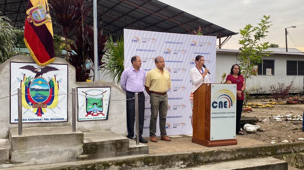 cnenapo's tweet photo. En las instalaciones de la Unidad Educativa Nacional Tena, del cantón del mismo nombre, realizamos el Minuto Cívico en conmemoración de la Semana de la Democracia, evento con el cual arrancamos nuestra agenda de actividades a escala provincial. https://t.co/aa4AwrlLRr