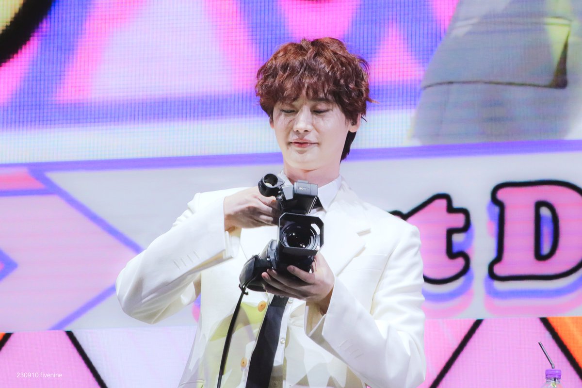 파나 tweet media