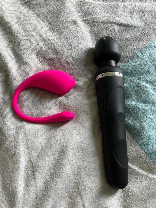 Heute Abend bin ich von 18:00 bis 19:00 Uhr f&uuml;r dich live in meiner Web cam zu sehen.   Und es gibt eine<a href="/tag/tattoo"class="tags"><span>#tattoo</span></a><a href="/tag/anal"class="tags"><span>#anal</span></a><a href="/tag/dirtytalk"class="tags"><span>#dirtytalk</span></a><a href="/tag/dildo"class="tags"><span>#dildo</span></a><a href="/tag/fetisch"class="tags"><span>#fetisch</span></a>