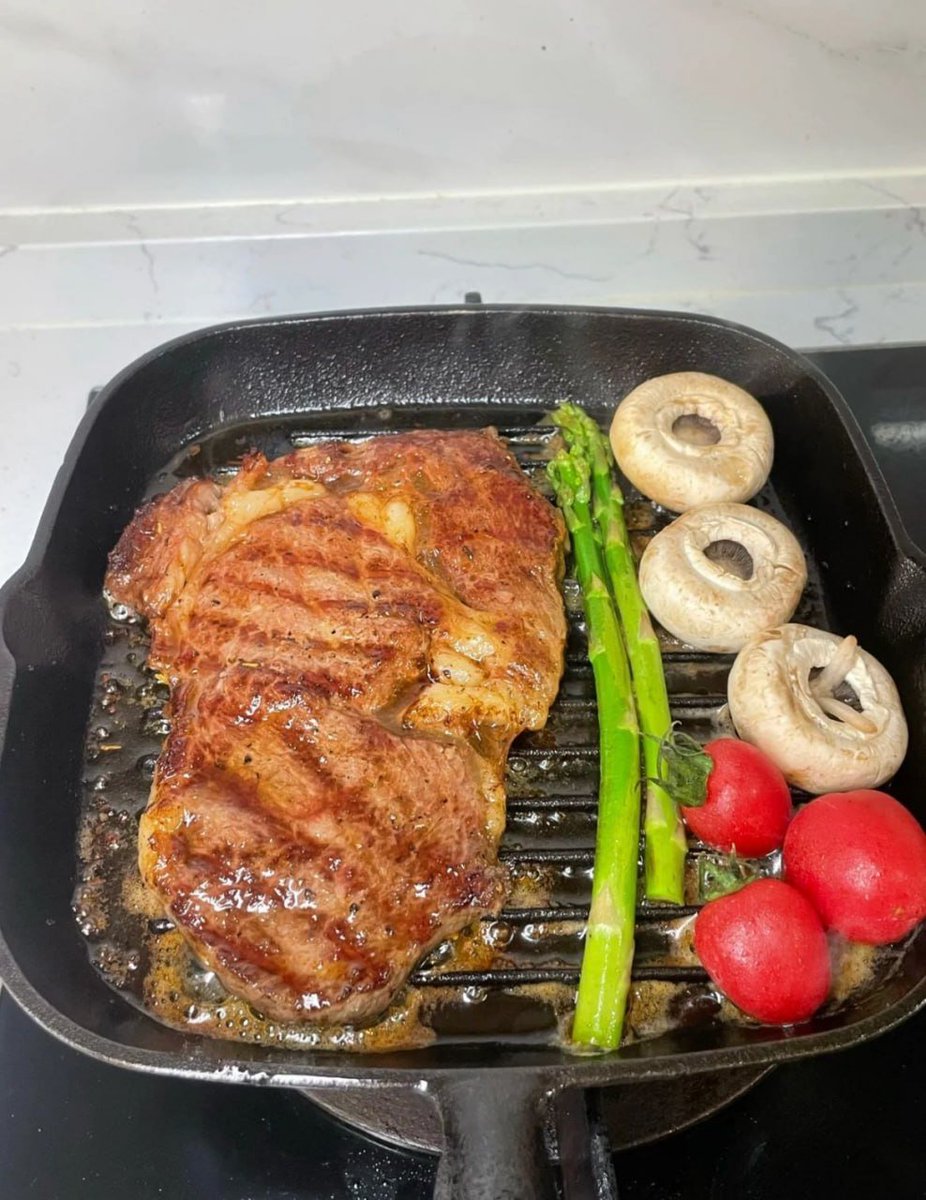 fersan_angeles's tweet photo. This beef steak is one of the most tender, juicy and flavorful pieces of beef I have ever had 😁 #Cookingsteak #yummy https://t.co/MRqRKq5kop