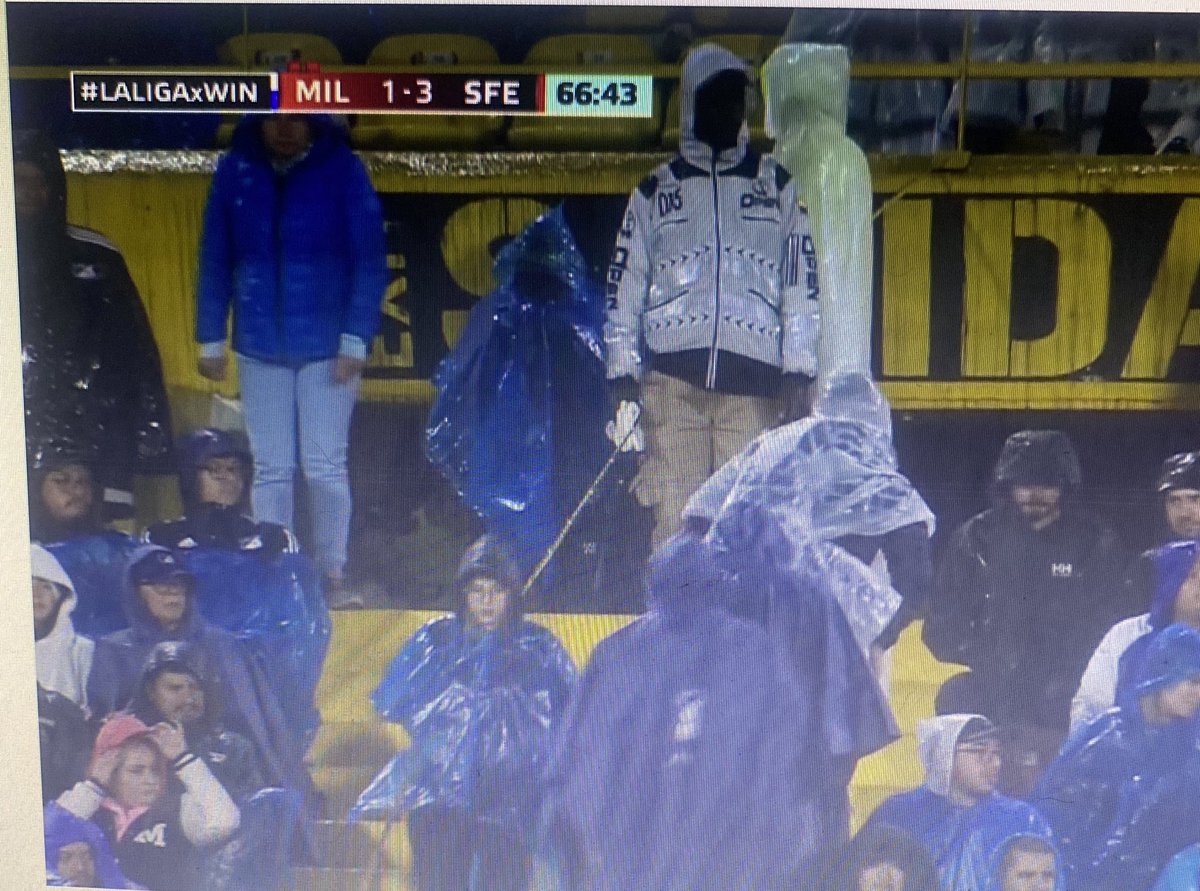 JuanpisPopper's tweet photo. ¡Desde la alcaldía felicitamos a los hinchas de MillonariosⓂ️ por su excelente proceso de evacuación el día de ayer en el partido correspondiente a la fecha 10!

Desde nuestras oficinas nunca programamos un simulacro a esa hora, pero resaltamos el compromiso de la hinchada azul👏 https://t.co/jl7DmBvgra