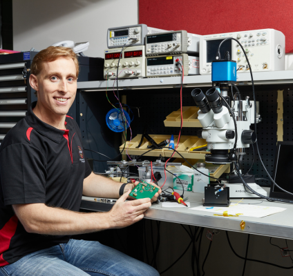 UWAresearch's tweet photo. Huge congratulations to David Gozzard @DRG_physics announced as the 2023 Early Career Scientist at the Premiers Science Awards tonight #WAScienceAwards. @ICRAR @Int_SpaceCentre
View: https://t.co/67dBZDjyu2 https://t.co/lrPywyGfTY