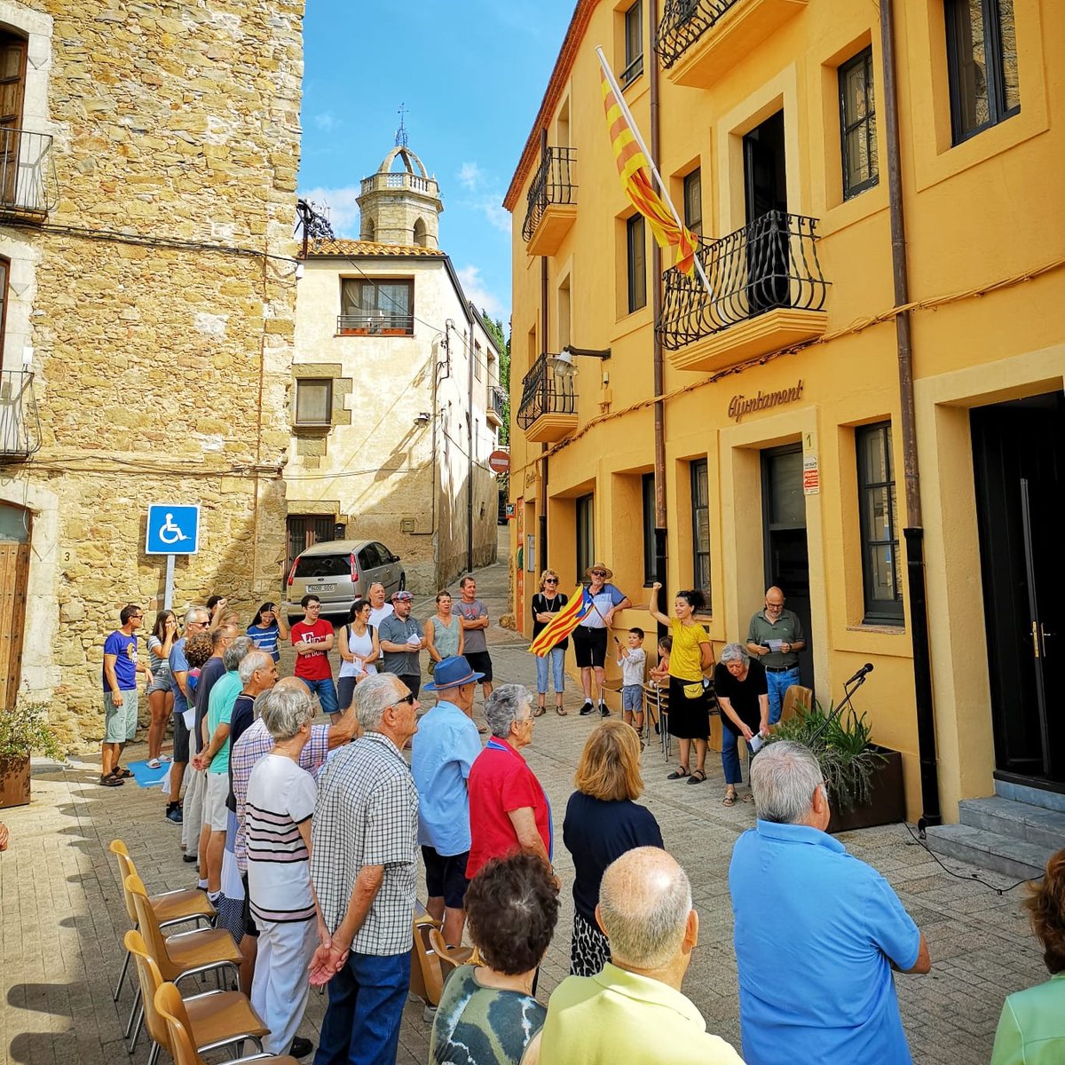 Cloenda de la Festa major d'estiu de #Jafre amb l'Acte de la Diada de Catalunya.
Gràcies a tothom per haver participat a diferents actes de la festa petita.
Us esperem a la propera Festa Major! 
BONA DIADA!
