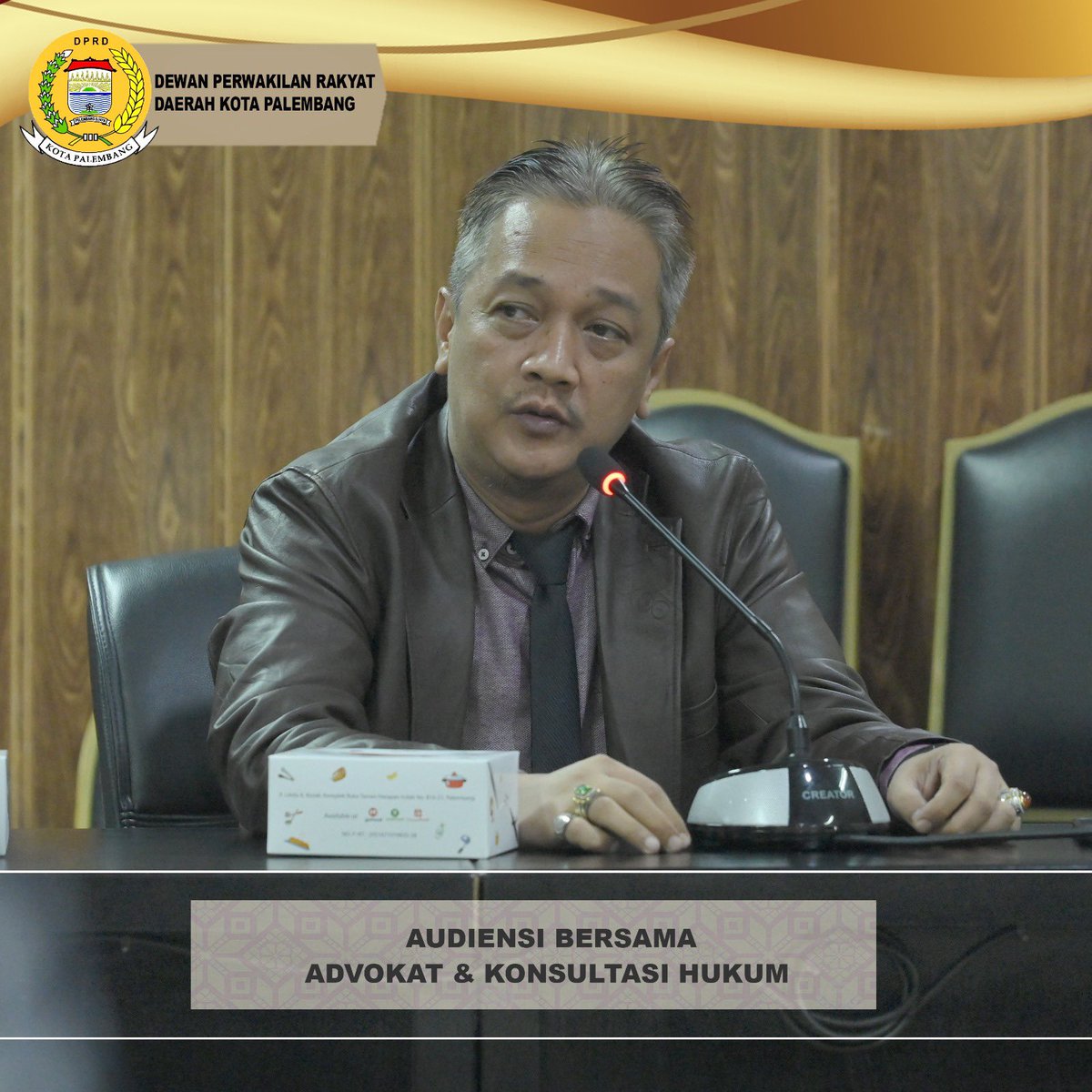 Ketua DPRD Kota Palembang Zainal Abidin, SH didampingi oleh Anggota Komisi II H. Ilyas Hasbullah, SE., M.Si dan Anggota Komisi III H. Firmansyah Hadi, SE. menerima Audiensi bersama Advokat dan Konsultan Hukum, Senin (11/09/2023).

#DPRDKotaPalembang