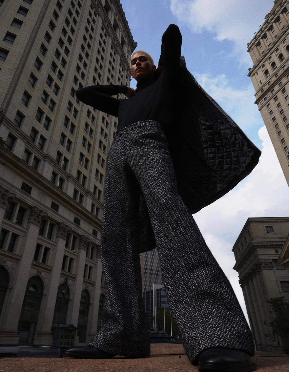 Do_Khanh_Tu's tweet photo. "I love you every universe" 

Mika in New York Fashion Week

#MikaxMichaelKorsNYFW https://t.co/cWoNfoOAjk