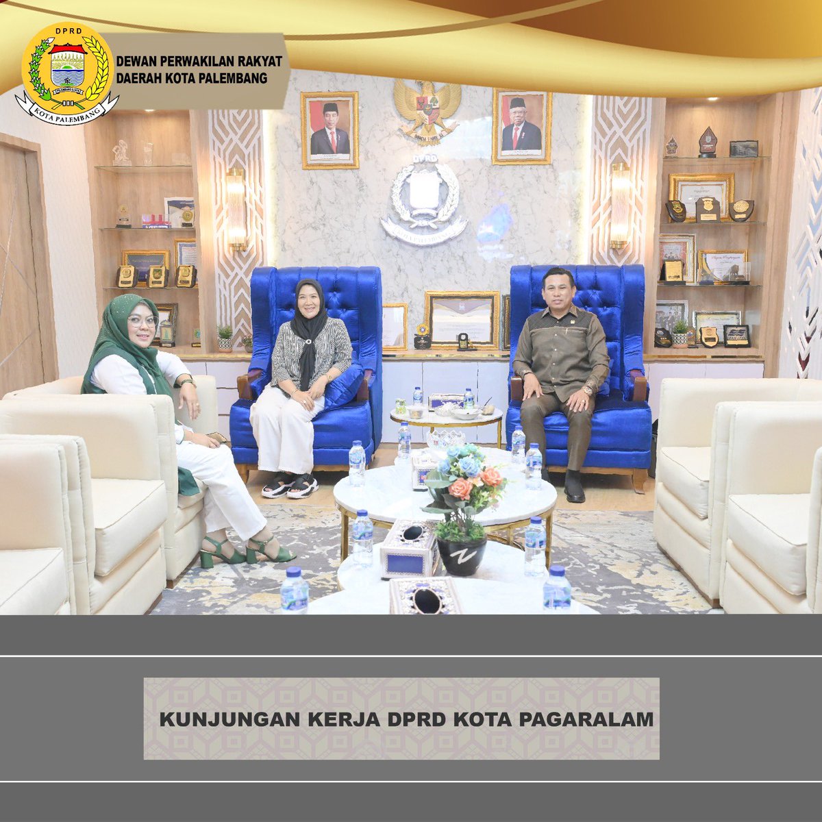 Ketua DPRD Kota Palembang Zainal Abidin, SH didampingi Anggota Komisi IV Hj. Siti Suhaepah, SE. Menerima Kunjungan Kerja dari DPRD Kota Pagar Alam yang dihadiri langsung Ketua DPRD Kota Pagar Alam Jenni Shandiyah, SE., MH. Senin (11/09/2023). 

#DPRDPalembang #DPRDKotaPalembang