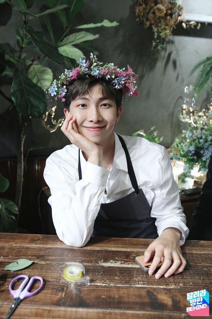 lunaluvhybeboys's tweet photo. @hoonsolgf I love how thoughtful he is, I love how caring he is, for being best leader through ups and down di cia sumuko sa bts and sa army's. I love everything about him.🤍

#namjoonday #bestmomentswithrm
#joonember https://t.co/8F2fFZcUpU