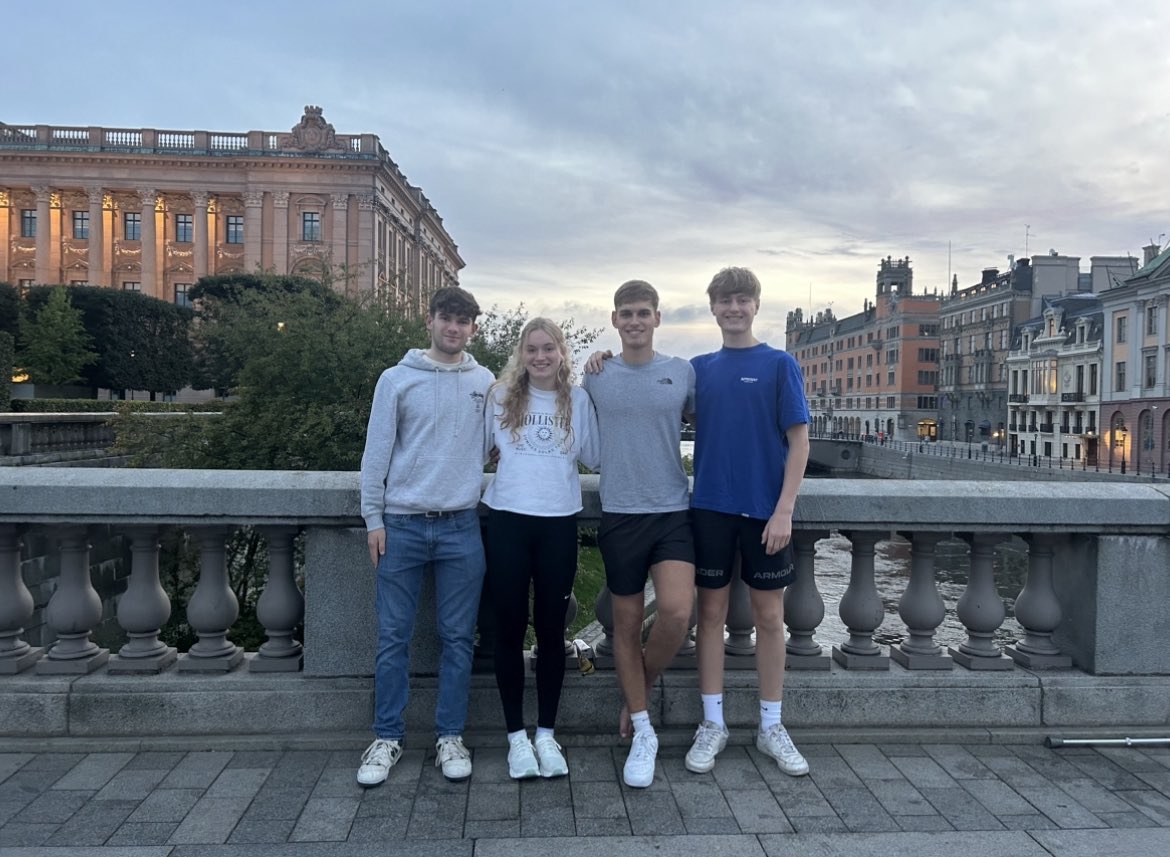 Robyn Mcalpine tweet media