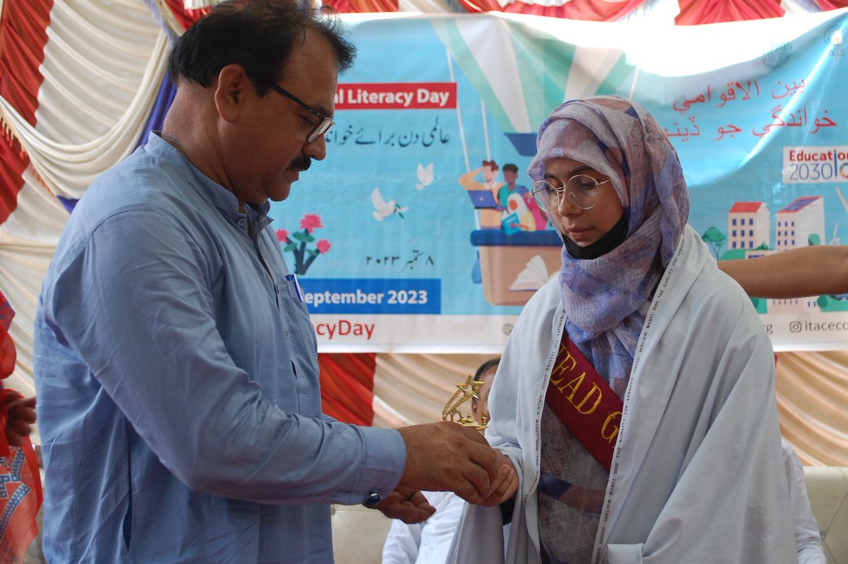 itacecorg's tweet photo. Our team in Shikarpur organized a walk on #InternationalLiteracyDay to acknowledge the efforts of para-teachers and government officials and to emphasize the importance of implementing #Article25A in order to increase the #literacy rate in the country.
#LiteracyDayWalk #ITACEC https://t.co/D1BWMKPG4A