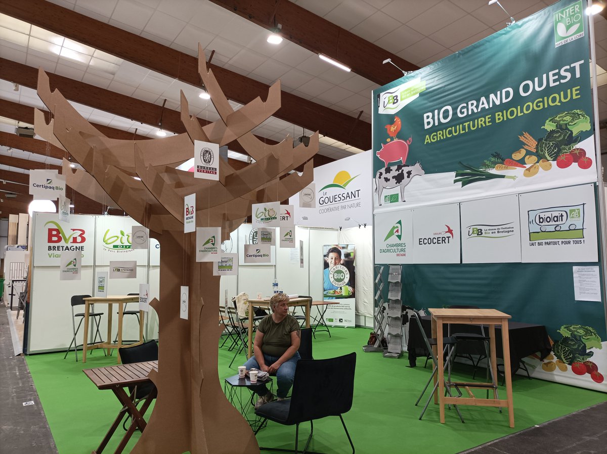 [#SPACE2023] 🌱☀️ C’EST DEMAIN !

📍 <a href="/Rennesparcexpo/">Rennes parc expo</a> - HALL 5 - B48 sur le stand Bio Grand Ouest

Notre équipe vous a préparé un pavillon aux petits oignons et vous attend avec un programme riche dès demain, mardi 12/09.

#élevage #AB #salondelargiculture #agriculturebio