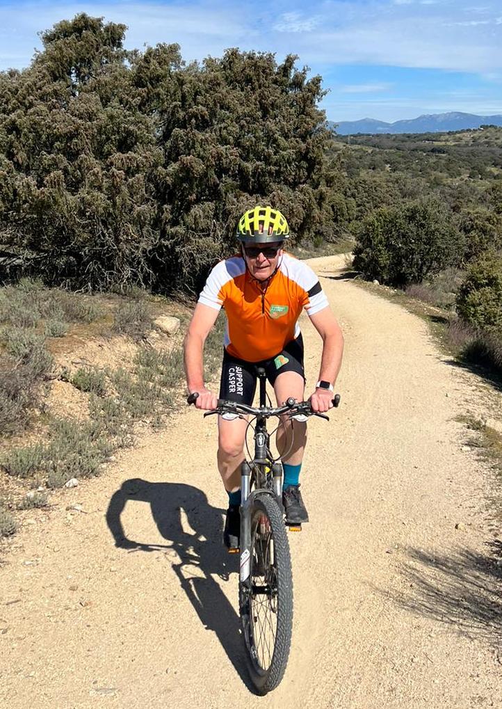 SupCasper's tweet image. Zaterdag 16.9 beklimt #CaspervanEijck met 119 andere deelnemers de #MontVentoux in de strijd tegen één van de meest dodelijke kankervormen ter wereld. Wil jij Casper en het onderzoek naar behandelingen van alvleesklierkanker steunen? #SupportCasper👉 srln.nl/0ed7g