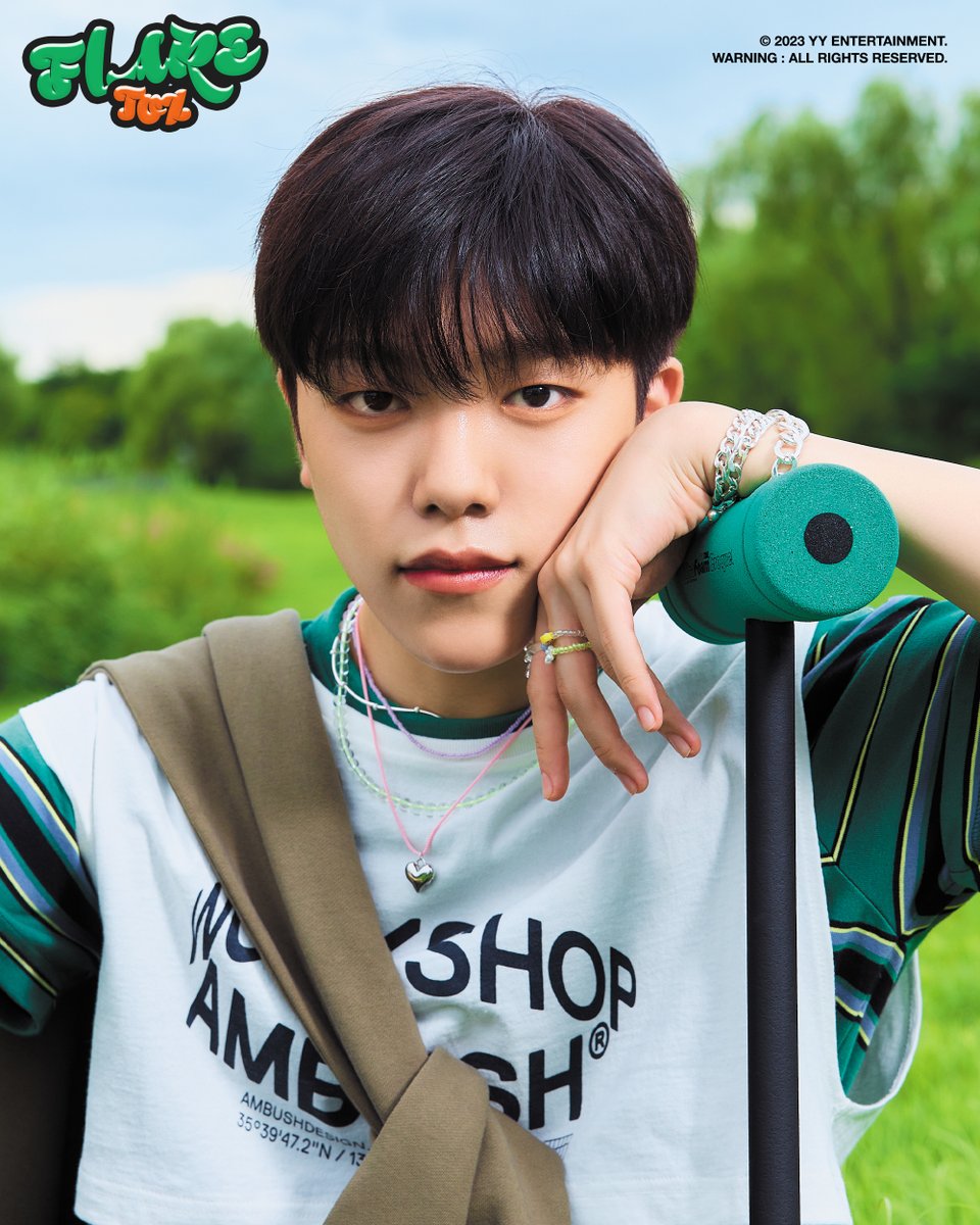 TOZ_YYent's tweet photo. TOZ
The 1st Mini Album
【𝑭𝑳𝑨𝑹𝑬】

CONCEPT PHOTO #1
#YUTO #ユウト

#TOZ #FLARE
#YYEntertainment https://t.co/np7520OHEL