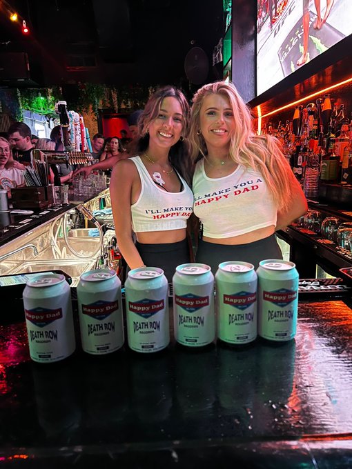 Shout-out to the bars, stadiums and stores who believe @happydad is the best drink to enjoy during football