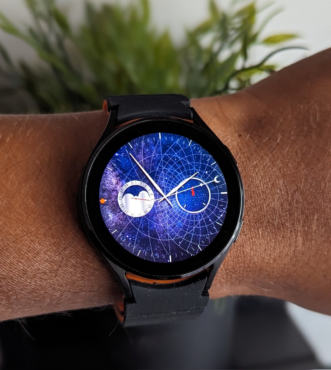 smartechdaily's tweet photo. نزلت وجه الساعة الخاص بإصدار "Astro Edition" الخاص بساعة #GalaxyWatch6Classic على ساعة #GalaxyWatch4 https://t.co/PA1SdNRTPg
