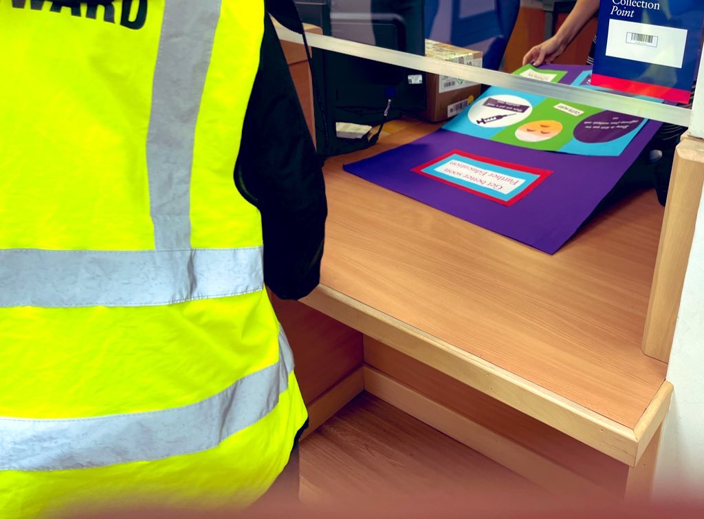 NCL_EIS_FELA's tweet photo. We handed in our ‘Get well soon FE’ cards to MSPs. Day 1️⃣ industrial action by staff in Scotland’s colleges getting the message through - we will not sell jobs for pay & we are not going to let FE down without a fight .#FightingForFE #FundFE #ProtectJobs #FairPay #NoMoreCuts https://t.co/LEoyYZ8pIc