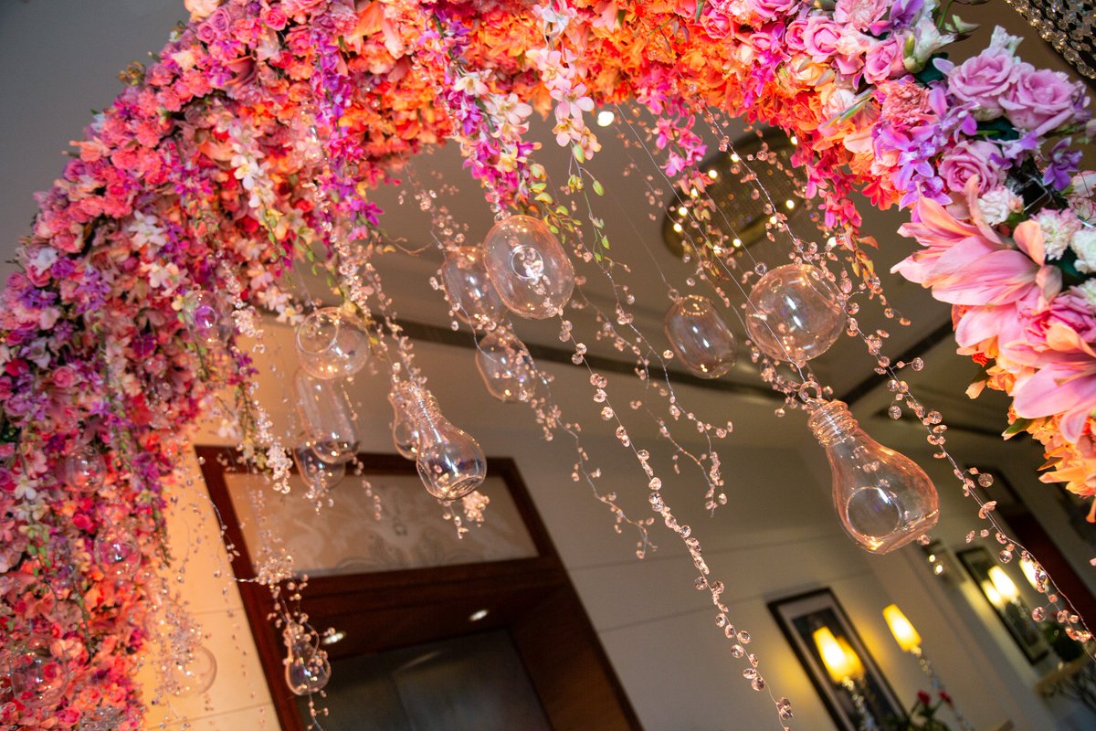 Flowerbydesign2's tweet photo. Enhanced aesthetics with detailing, adding texture, depth and style to decor♥️
.
.
.
.
.
#flowersbydesignbangalore #weddingstyle #weddingdecor #weddingplanning #weddingplanners #eventplanners #FourSeasonsHotel #TajWestEnd #TajHotels #ITCGardenia #TajWestEndBangalore #JWMarriot https://t.co/5ENABo4LRo