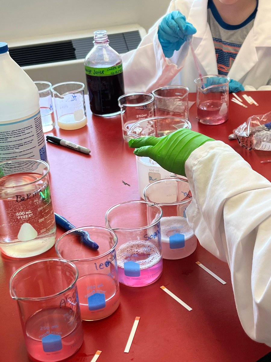 DrAfro71's tweet photo. Mentoring can help young scientists learn about the importance of collaboration and teamwork in science. #ScienceMentors #MentoringMondays https://t.co/dDOcwW9xjB