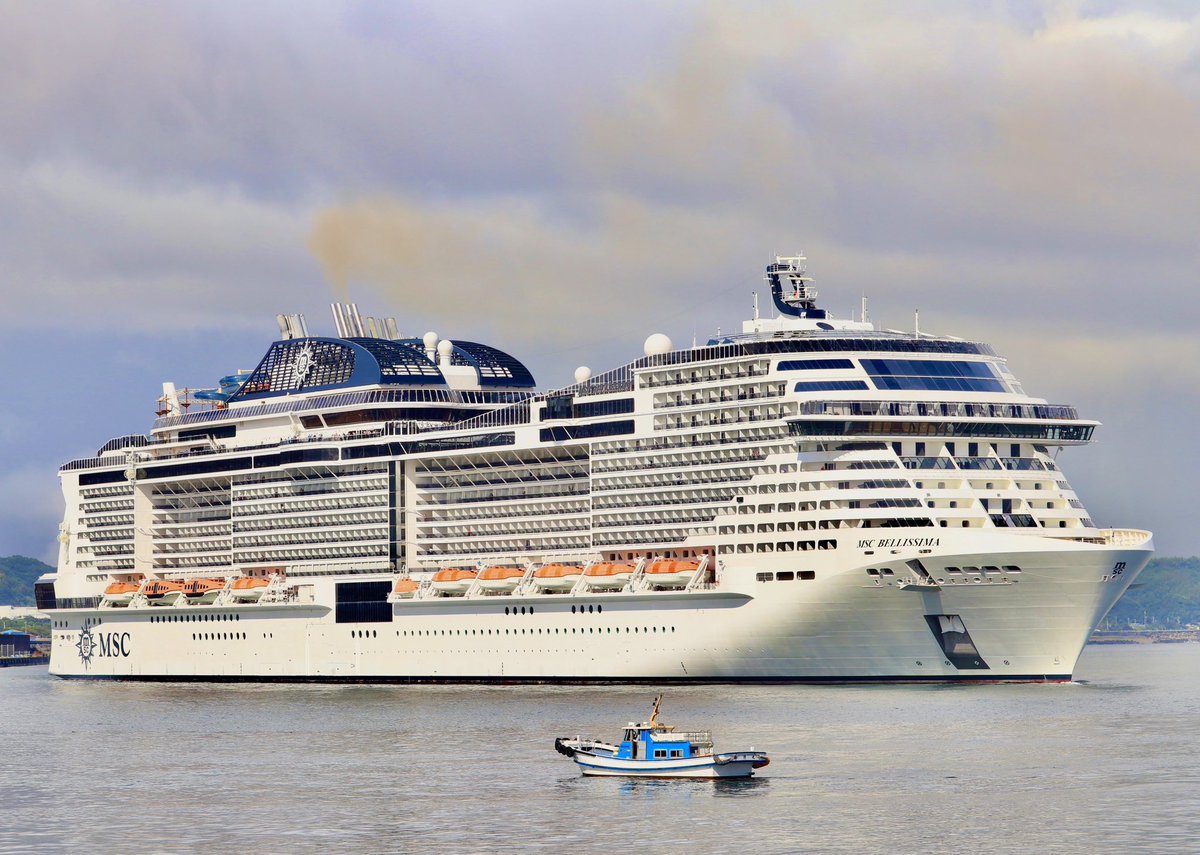 komatsu787's tweet photo. 2023.9.11   高知新港を出港するMSCベリッシマ  桂浜の堤防にて撮影

#高知新港　#MSCベリッシマ　#MSCクルーズ　#豪華客船　#クルーズ客船 https://t.co/Liv97dRcPA