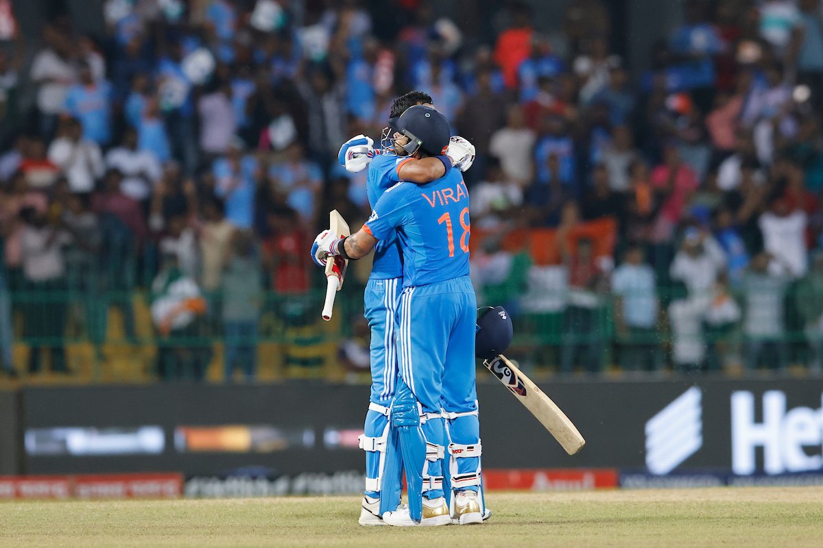 CricCrazyJohns's tweet image. Rohit Sharma - 56(49)
Shubman Gill - 58(52)
Virat Kohli - 122*(94) 
KL Rahul - 111*(106)

India posted 356 for 2 from 50 overs against Pakistan in Super 4 - Incredible batting display.