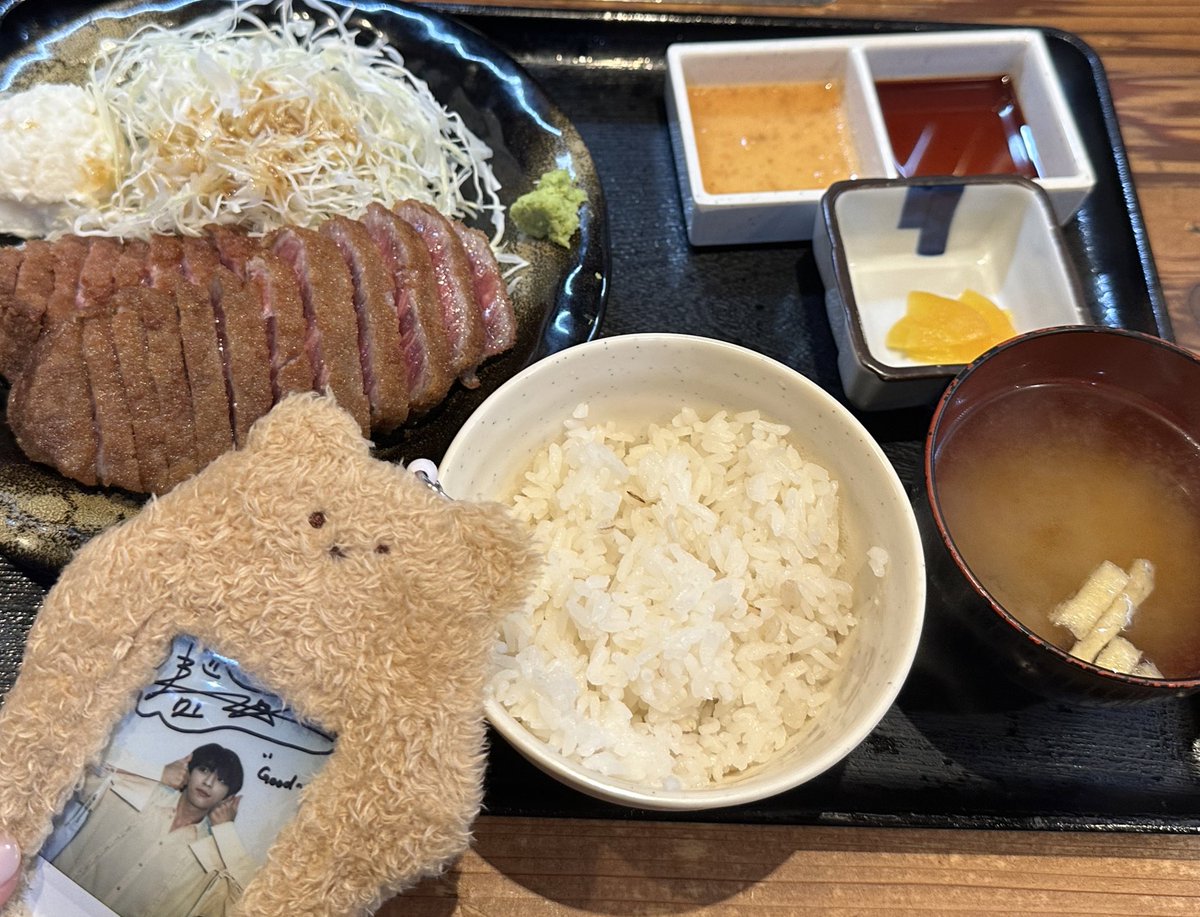 다크비 좋아하면서 만난 사람들이 너무 좋아서 큰일이네 이거...♡ 
맨날 맨날 하고싶다 여행 여행 💪🏻🤍🥹