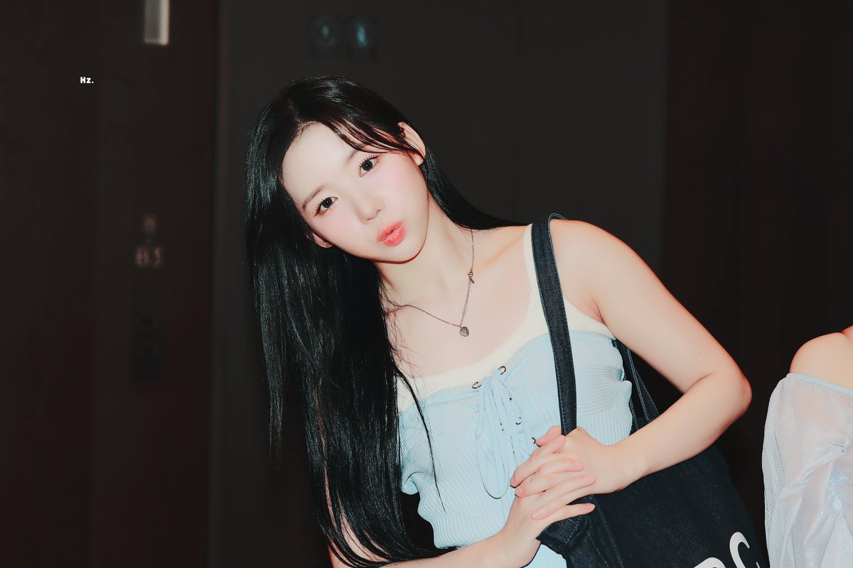 Hz_031209's tweet photo. 230911 🩵 

#클라씨 #CLASSy #혜주 #HYEJU https://t.co/LQ6zj2Pc9A