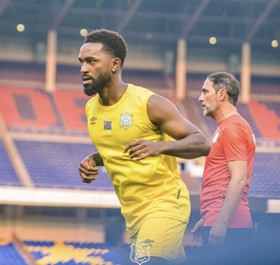 DonFcgb's tweet photo. 🚨 #InfirmerieFCGB : 

🚑 Déjà absent de la feuille de match lors de #RDCSOU 🇨🇩🇸🇩 (2️⃣-0️⃣), Vital #NSimba ne participera pas non plus au match amical contre l’#AfriqueDuSud 🇿🇦 demain. Blessé, le défenseur a été autorisé à regagner son club, les @girondins ! 

[@leopardsfoot] 

#Girondins #RDC #VAFCFCGB
