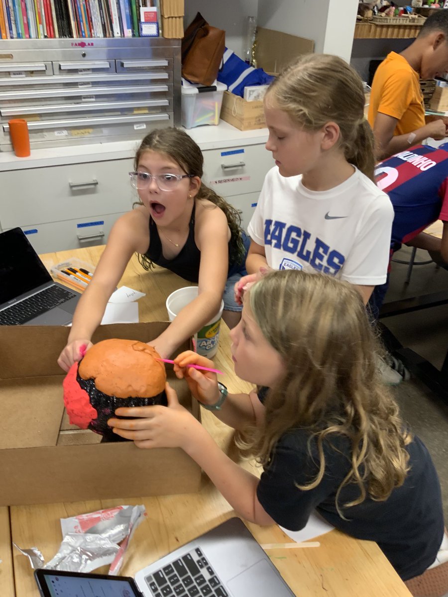 atlantaSTEAM's tweet image. Making models of different body systems #makercenteredlearning #joyoflearning #AISinnovation #aisSTEAM @AISLearns