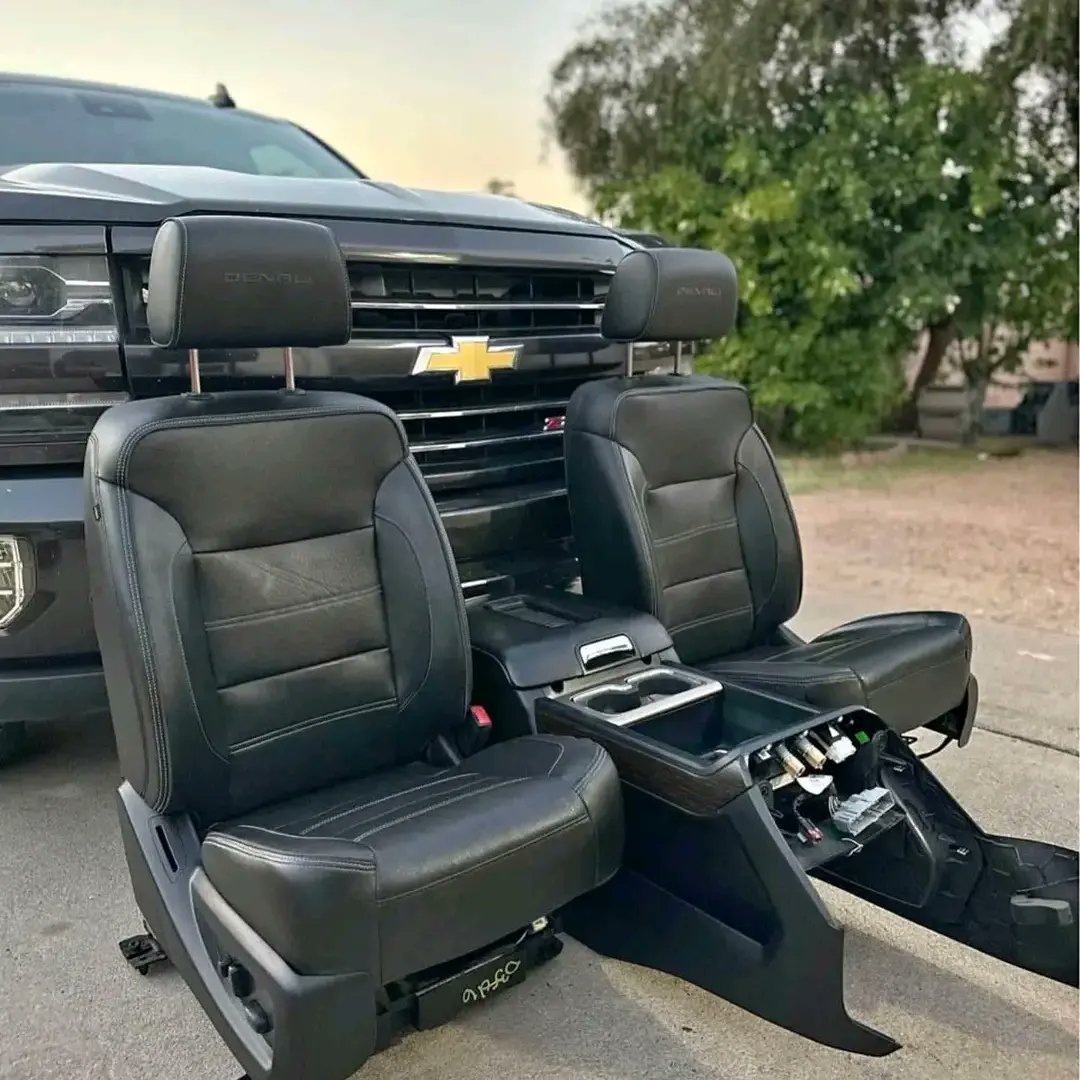 ObsPart's tweet image. 2014-2018 Silverado/Sierra Gmc Denali Front Seats with full center console w/ wireless charging. Perfect conditions no rips or tears. Fit 1500-2500-3500 models $1800 with shipping