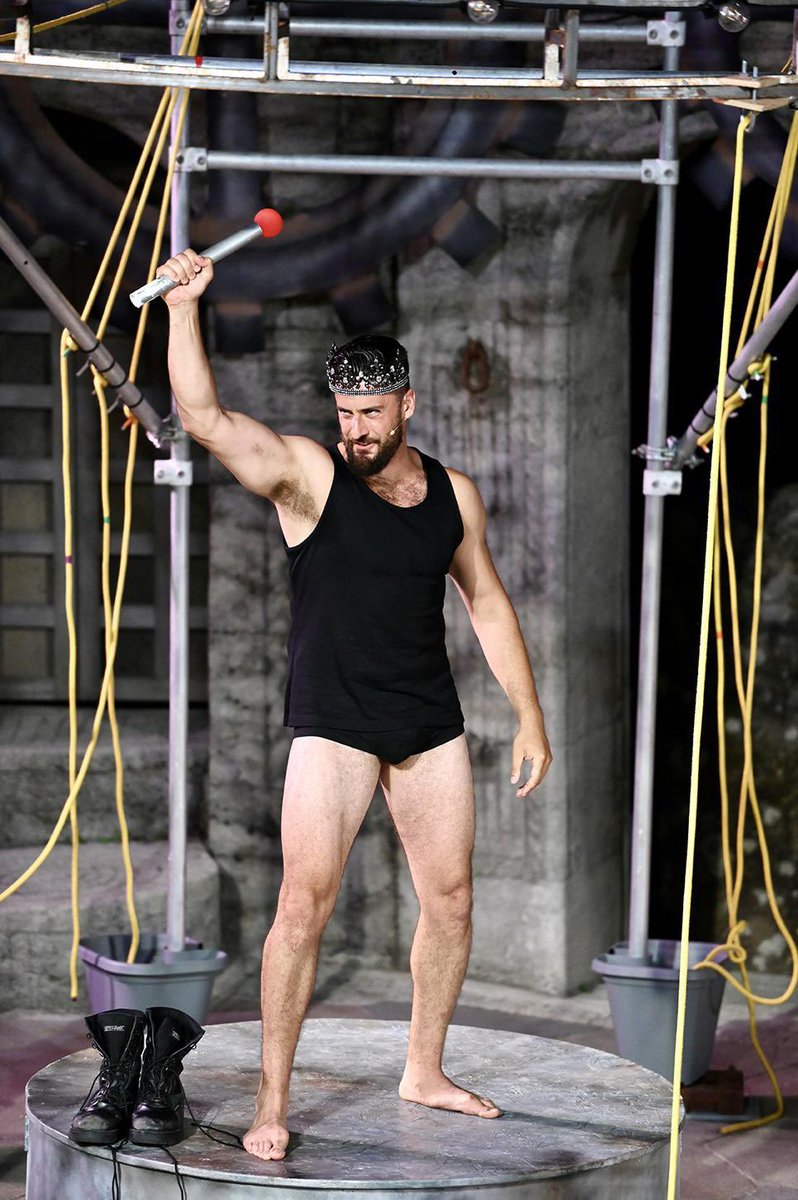 PeterCWatts's tweet image. Bucket list stuff this week - making a @minacktheatre debut as Macheath in ‘The Threepenny Opera’. We’re on at the @cockpittheatre from the 21st September: thecockpit.org.uk
Production shots © Lyn Batten (Minack) and © Elliott Franks (Roman Theatre)