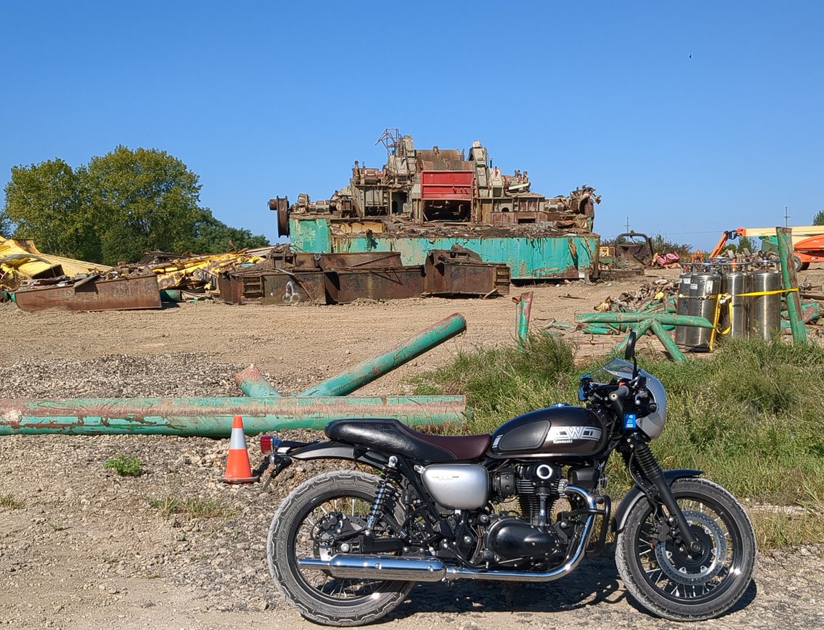 KawakittyCAT's tweet photo. Not the best gravel road bike, but we made it fine.
#W800 https://t.co/3YMn3gS7zX