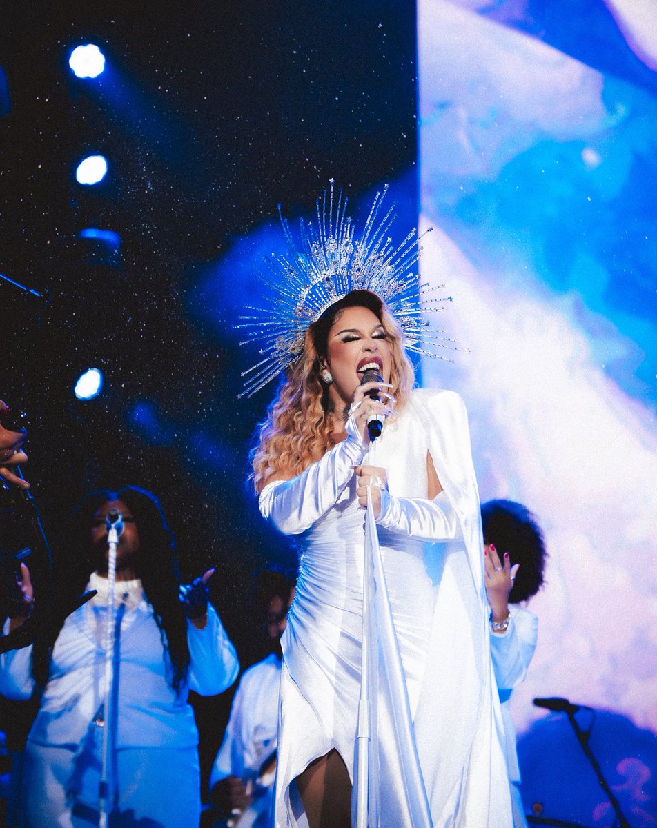 gloriagroove's tweet image. ATO I: A VOZ DE GLORIA