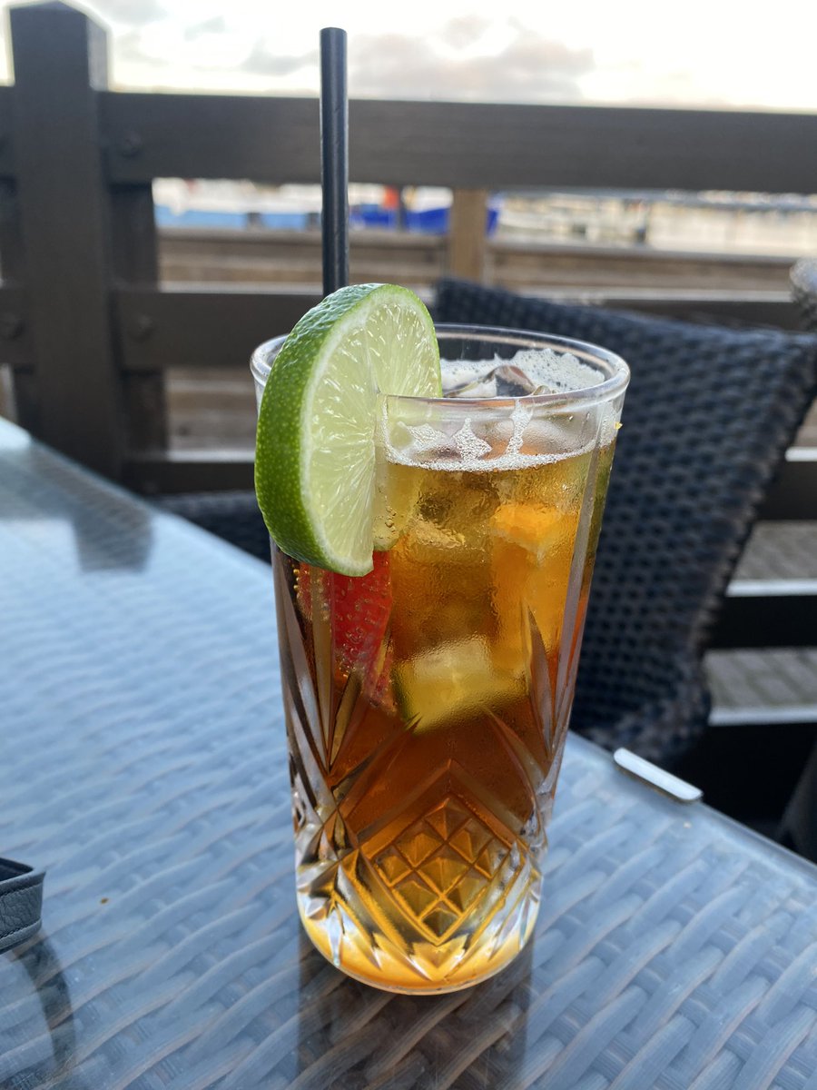 Table with a view and a cheeky Pimms 🍹 #summerevening #diningalafresco #lymington #lymingtonquay #theshiplymington #dayoff #happyplace