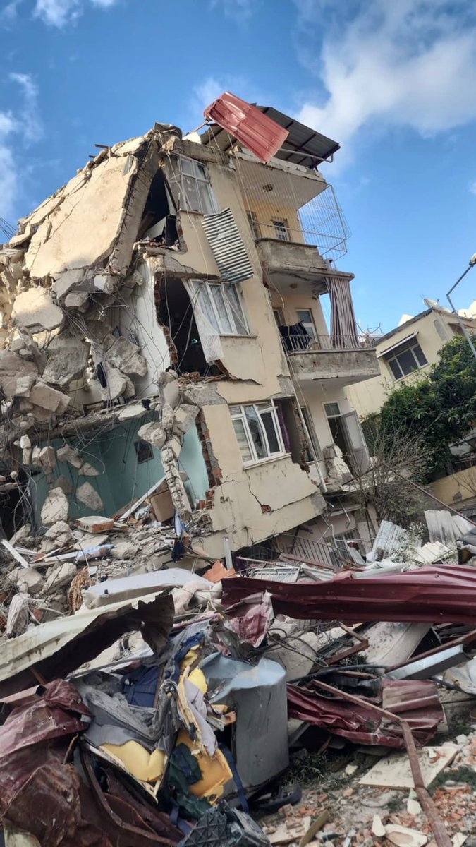 Durumumuz ortada çaremiz belli, umudumuzu yitirmek istemiyoruz, depremzede öğretmenlere şartsız atama müjdesini bekliyoruz
#DepremzedeÖgretmeneAtama
<a href="/RTErdogan/">Recep Tayyip Erdoğan</a>
<a href="/memetsimsek/">Mehmet Simsek</a>
<a href="/Yusuf__Tekin/">Yusuf Tekin</a>
<a href="/MehmetYalcintr/">Mehmet YALÇIN</a>
<a href="/ErbakanFatih/">Dr. Fatih Erbakan</a>
<a href="/aBayraktar1/">Alparslan Bayraktar</a>
<a href="/ademyesildal/">Adem Yeşildal.🇹🇷</a> 
<a href="/HuseyinYayman/">Hüseyin Yayman🇹🇷</a>