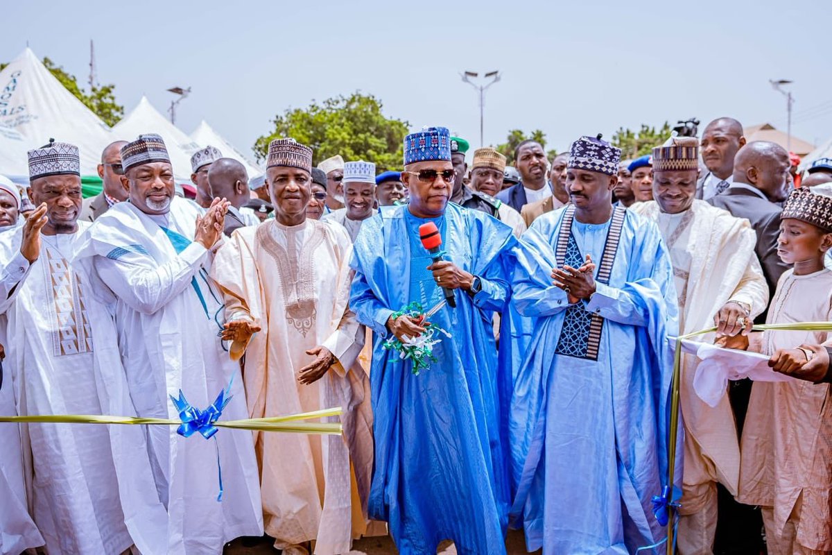 voiceofnigeria's tweet photo. 🇳🇬 Vice President Sen. Kashim Shettima @KashimSM reaffirms President Bola Ahmed Tinubu’s @officialABAT unwavering dedication to the well-being of Nigerians through policies and programmes.🤝💙 #WelfarePriorities #LeadershipCommitment https://t.co/UDKlbcHFjv