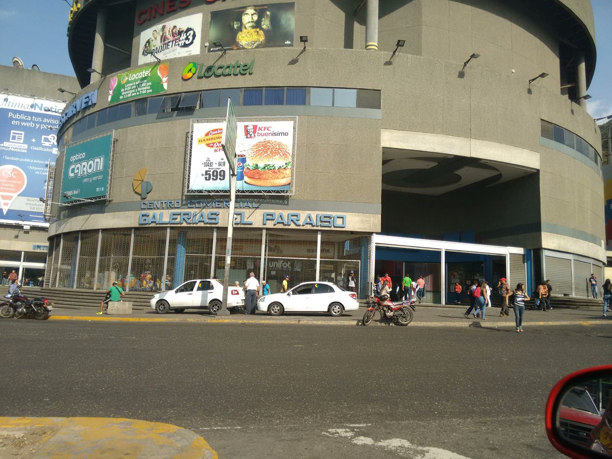 ReporteYa's tweet image. #11Sep #Caracas #Denuncia 
Comerciantes del C.C. Galerías El Paraíso, se declaran en quiebra técnica. La gente ya no lo visita las tiendas están abriendo los fines de semana.  Comerciantes preocupados las ventas bajaron a CERO. - @ElParaisoNow