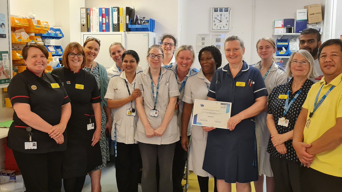 Coxj2Cox's tweet image. Continuing our accreditation awards @uhbwNHS, A525 achieving GOLD accreditation on their second assessment.  #continuousimprovment @deirdre_fowler1 @HayleyLong18 @drstuartwalker @jodysaunders90