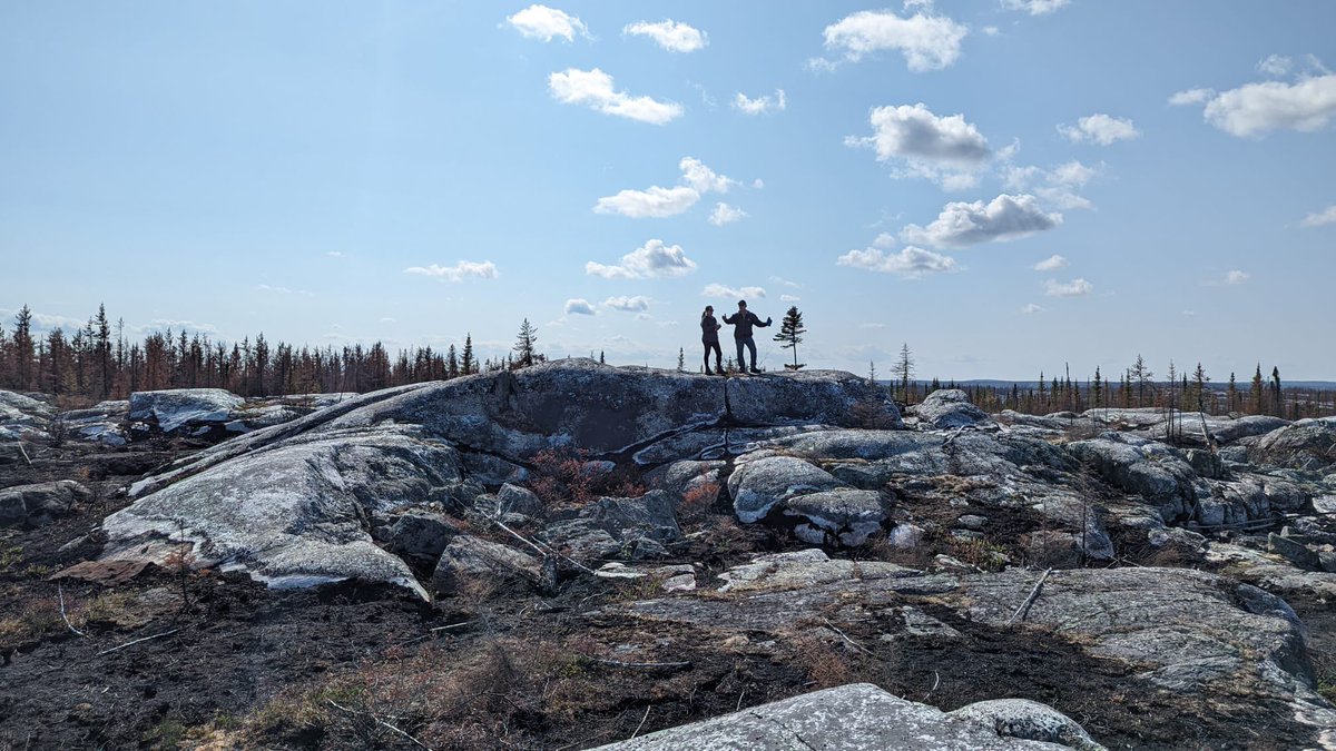 Q2Metals's tweet photo. Quick lunch break at the Mia Lithium Property. I spy @aliciamilne and @Aus_SimC. $QTWO $QUEXF https://t.co/Kad0BGbraf