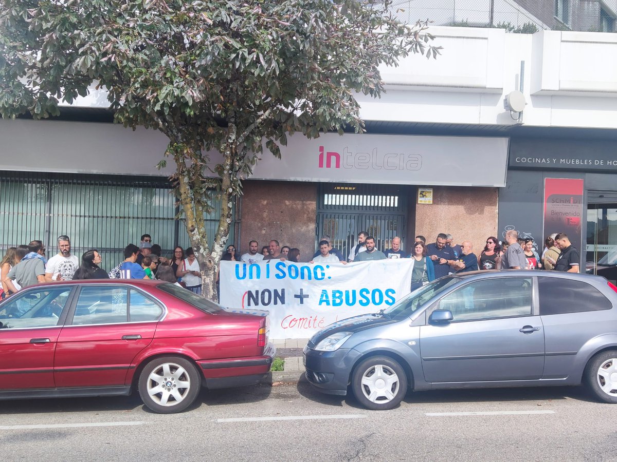 galizaCIG's tweet photo. ❌O persoal de Unísono secunda unha xornada de folga contra as medidas represivas da dirección
👉Desenvolveu concentracións ás portas dos dous centros de traballo que a empresa ten en Vigo
ℹ️ https://t.co/HXrhZ8eEBX
#centrosdechamadas #unísono #vigo @cigunisonovigo @cigunisono