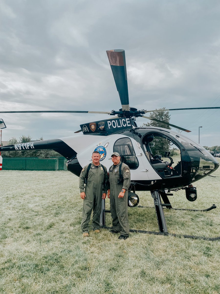 Duello_AP's tweet photo. The coolest part of our day, by far! 🚁
@SCPDMO sent their best! Officer Doug Reinholz is a pilot for the department. He landed the helicopter for all the kids to see and their excitement was the greatest thing to witness! #WeAreWentzville #WeAreDuello @DUE_Principal https://t.co/Te9h3fP3ZE