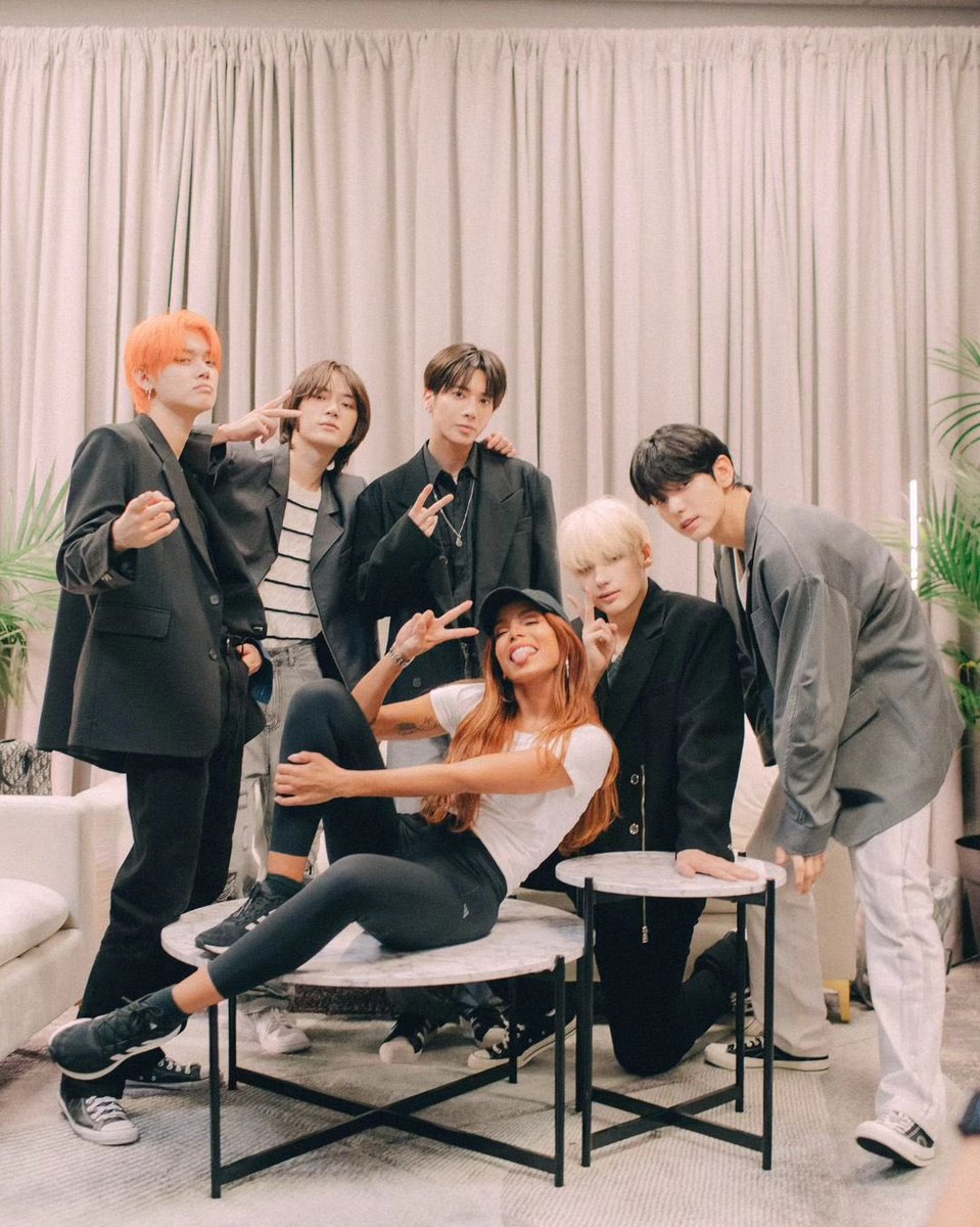 txtdom's tweet photo. If we want txt to be the most mentioned at #VMAs
We need to start now!! GOO
#TXTatVMAs #TXTxAnitta 
@TXT_bighit @TXT_members https://t.co/E90A4aW5WU