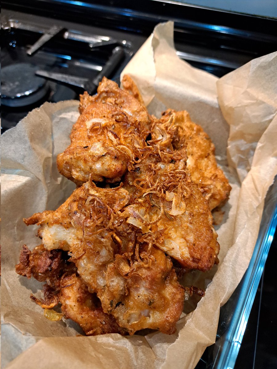 Tipsuwan7's tweet photo. วันนี้ทำไก่ทอดหาดใหญ่กินกับข้าวเหนียว​ ลูกผัวบอกอร่อยที่สุดที่แม่เคยทำไก่ทอดมา​ให้10เต็ม10 https://t.co/GN8hGrvai0