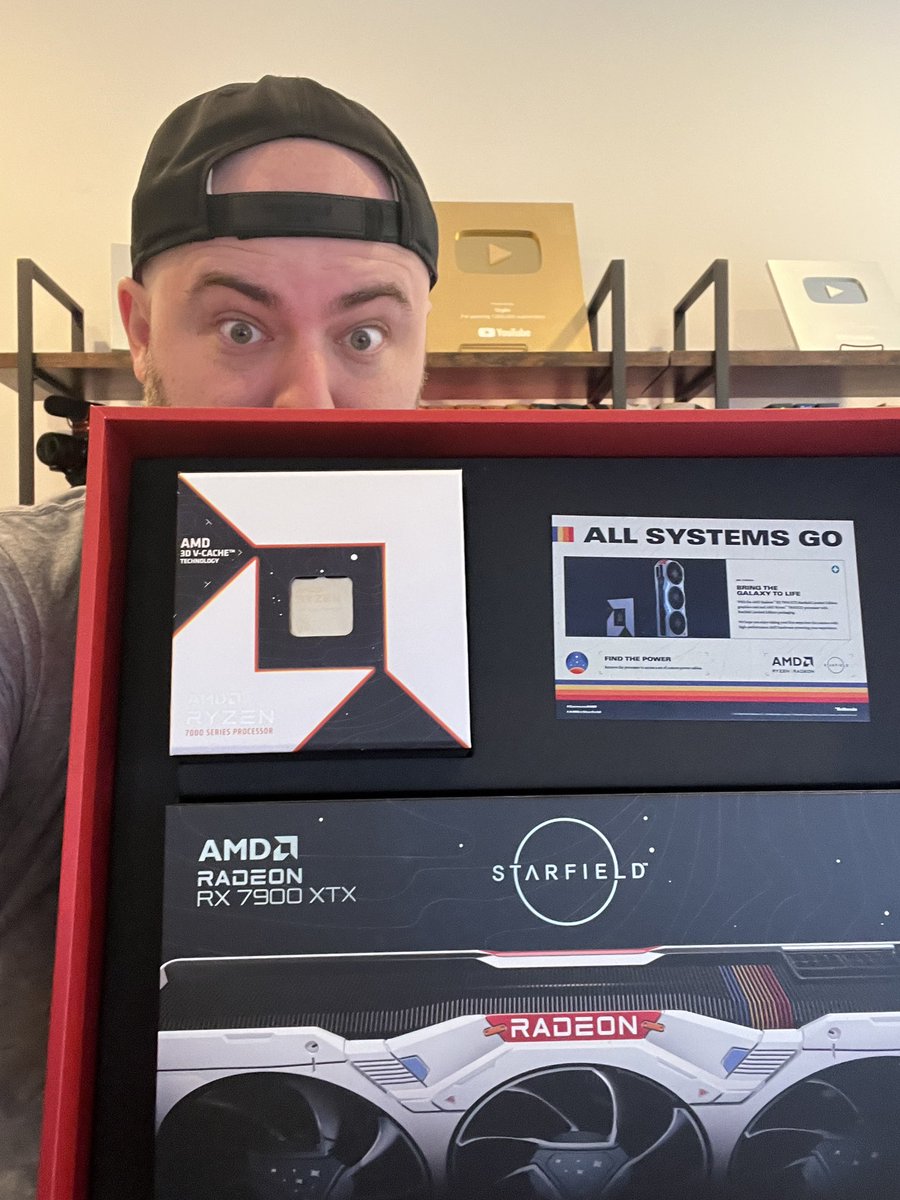 CCL Computers on X: #Giveaway Time 🥳 #Win this incredible