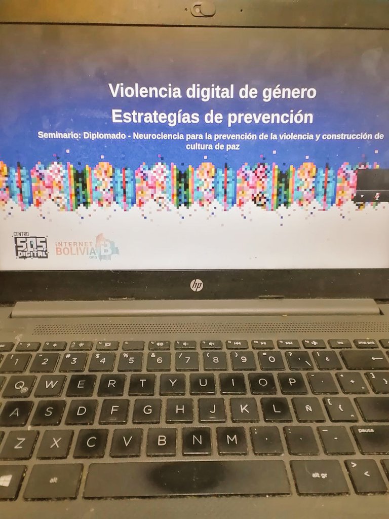 InternetBo_org's tweet photo. Estuvimos dando esta charla para el diplomado "Neurociencia para la prevención de la violencia y construcción de cultura de paz" con #SEPAMOS y la #USFA https://t.co/vcH4jZ8Biy