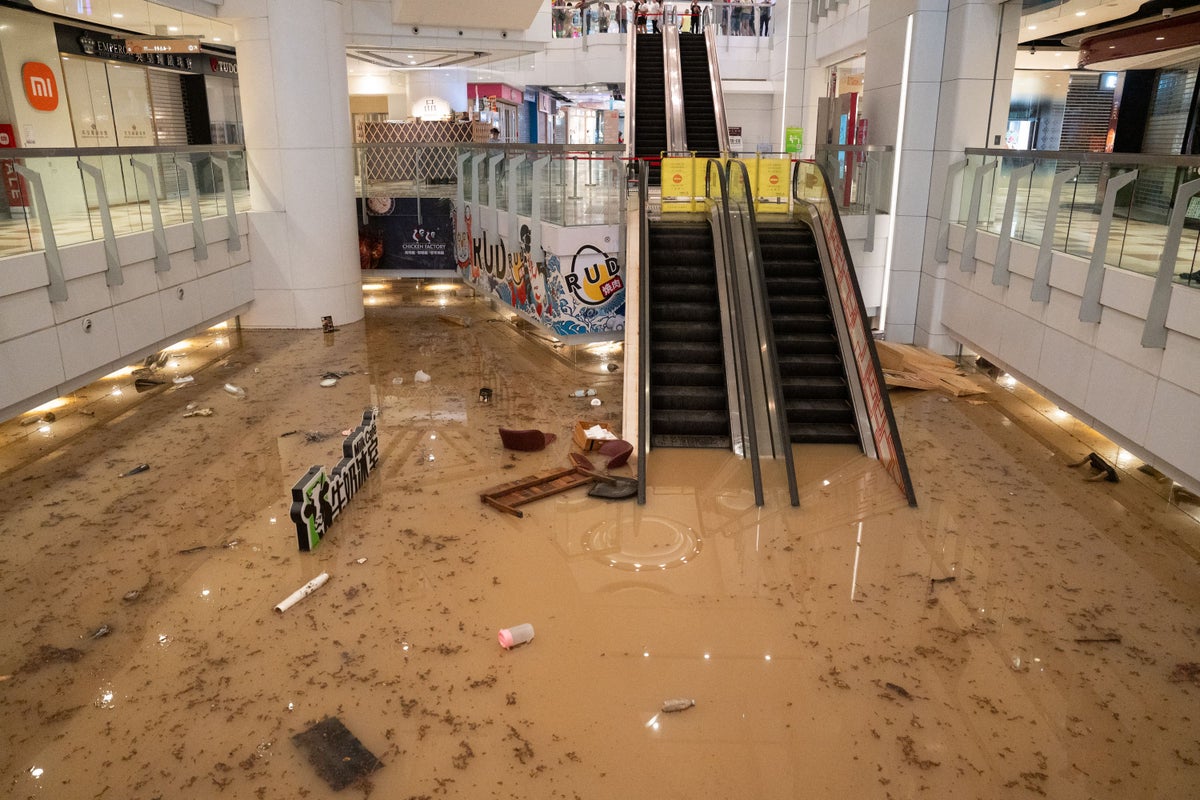 🧵Since it is becoming hard to keep track, here is a list of countries/municipalities that have seen catastrophic flooding in the first 11 days of September 2023: - Greece - Turkey - Libya <--- *thousands feared dead* - Brazil - Hong Kong - Shanghai - Spain - Las Vegas