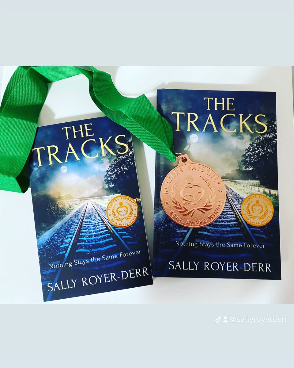 SallyRoyerDerr's tweet photo. Oh, so lovely! 
#ReadersFavorite #readersfavoriteaward #thetracks #sallyroyerderr #yamystery #miamibookfair https://t.co/y60Kk6HCvg