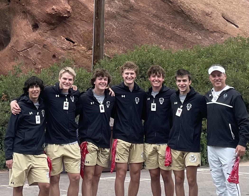 Vista_lacrosse's tweet photo. Super proud of our Seniors for completing the 9/11 Remembrance Stair Climb. 110 stories. Never Forget. Red bandannas for hero Welles Crowthers. ⁦@ADFlaniganmvhs1⁩ ⁦@streamitsports⁩ https://t.co/4MFgNpdu0m