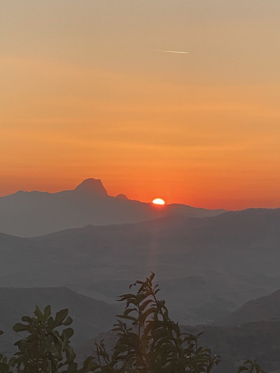Lino_Scaccia's tweet photo. Tramonto di una sera di fine estate.. di un’estate che vuole continuare a splendere!
Buona serata! #Sera #BuonaSera
#BuonaSerataATutti #NotteBuona #Notte #Tramonto #AlTramonto #tramonti #FineEstate https://t.co/FL67sYf45H