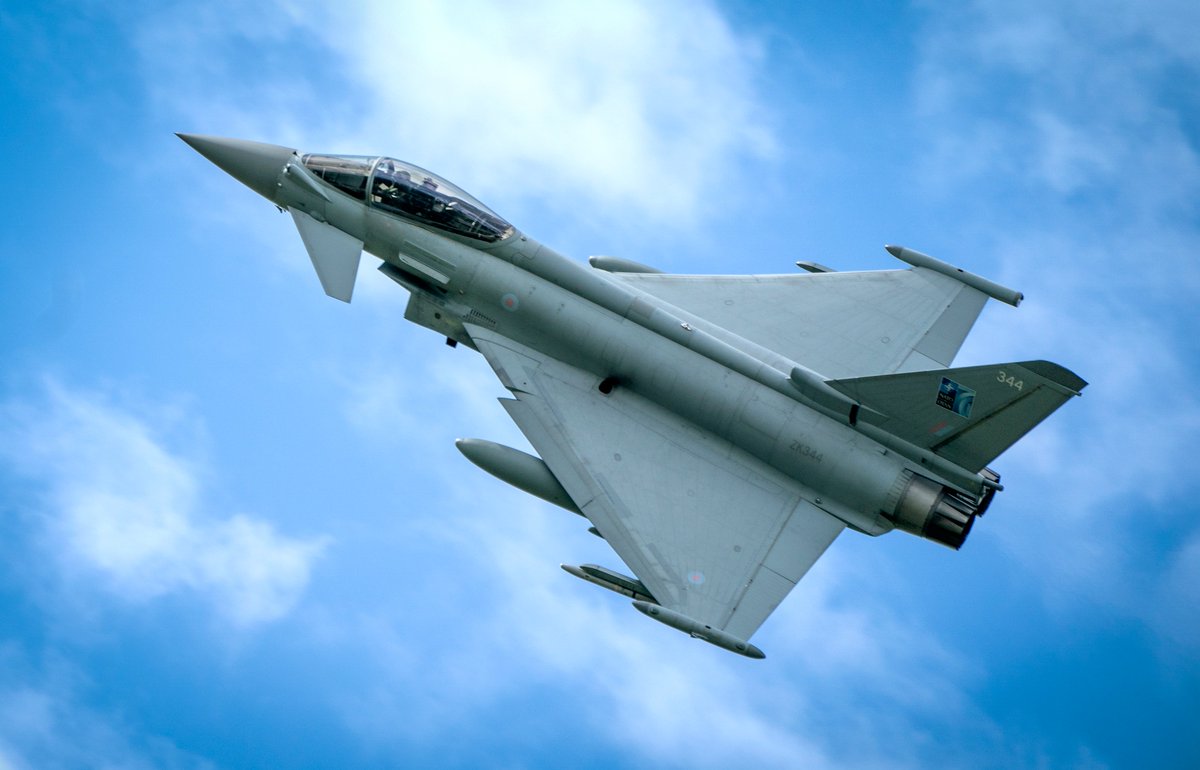 RoyalAirForce's tweet photo. Back to Estonia where @IXBSqn were conducting a @NATO exercise with @Team_Luftwaffe and @FinnishAirForce.

✈️ How many different aircraft types have you spotted so far?

#StrongerTogether #TopGunsC4 https://t.co/ZZtAvbpHVg