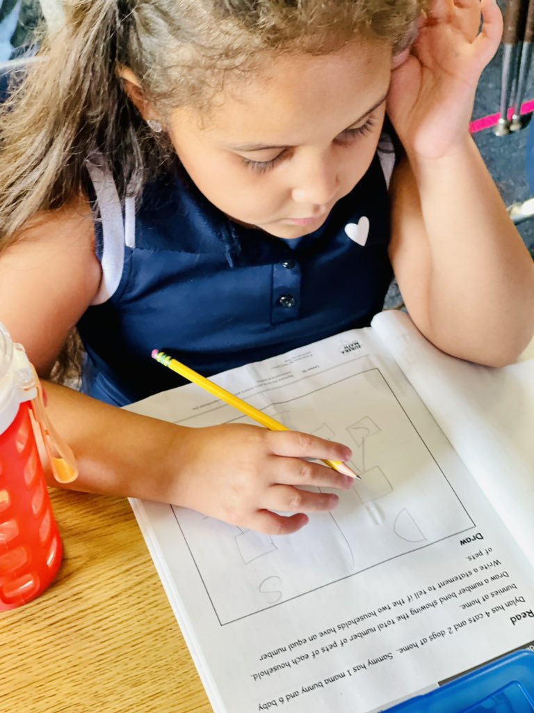 RufinoMendozaES's tweet image. ๐ขโ๏ธ๐จ Mastering Number Bonds in Style! Our amazing first graders are reading, writing, and drawing their way to math success! ๐๐๐๏ธ #MathMasters #NumberBonds #FirstGradeGeniuses @eureka_math @CortezLupe1 @katy_anne_myers